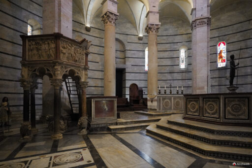 Battistero di San Giovanni a Pisa. Fotografie © Archweb.com