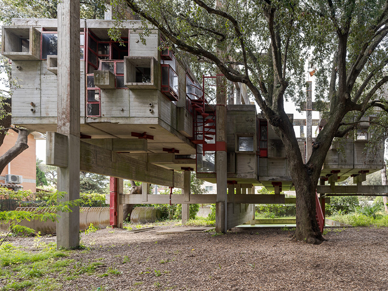 Perugini Experimental House (Tree House) - Photo © MS Archweb.com