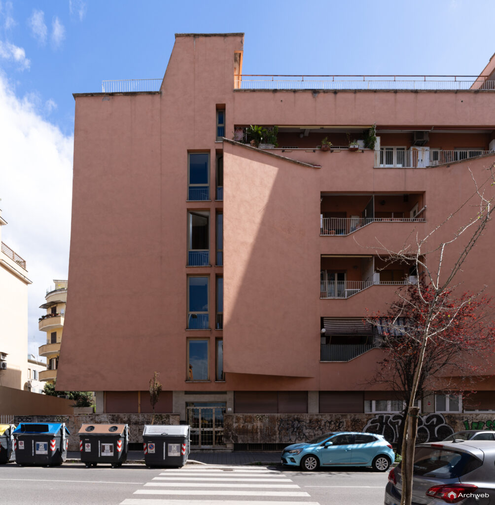 Casa Cooperativa Astrea di Luigi Moretti. Roma 1947 - 1951. Fotografie © Archweb.com
