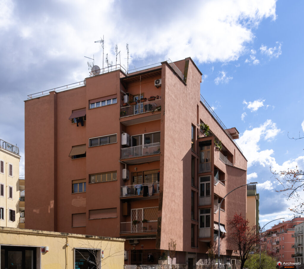 Casa Cooperativa Astrea di Luigi Moretti. Roma 1947 - 1951. Fotografie © Archweb.com