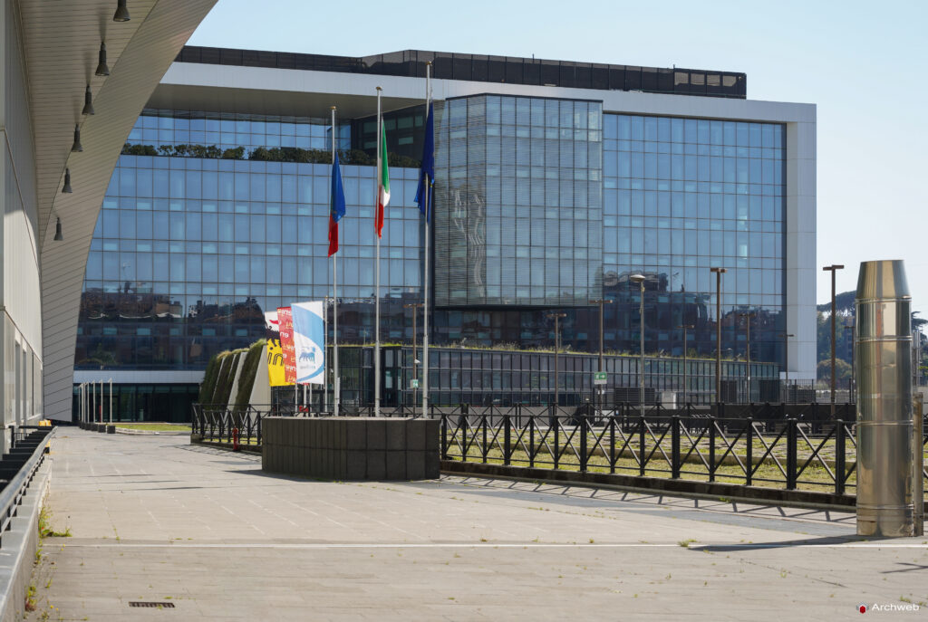 La Torre Europarco ospita uffici della Città metropolitana di Roma Capitale. Fotografie © Archweb.com