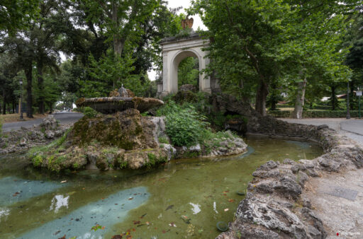 Fontana di Esculapio. Foto © Archweb.com