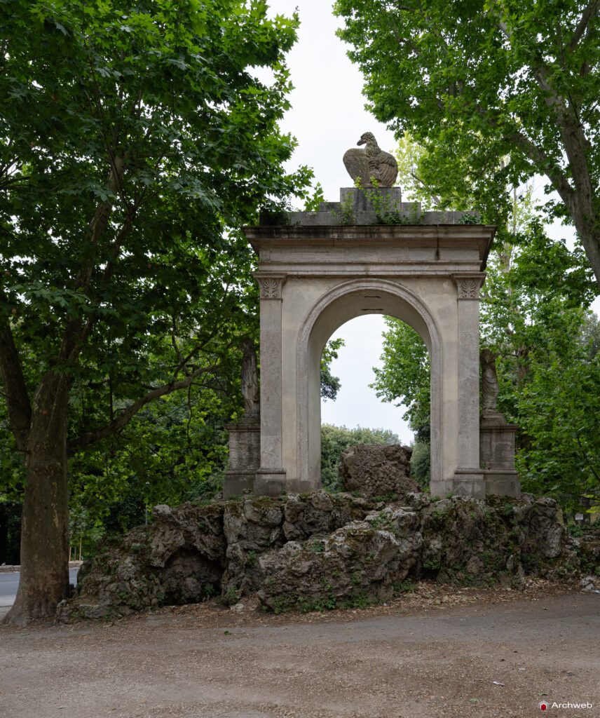 Fontana di Esculapio. Foto © Archweb.com