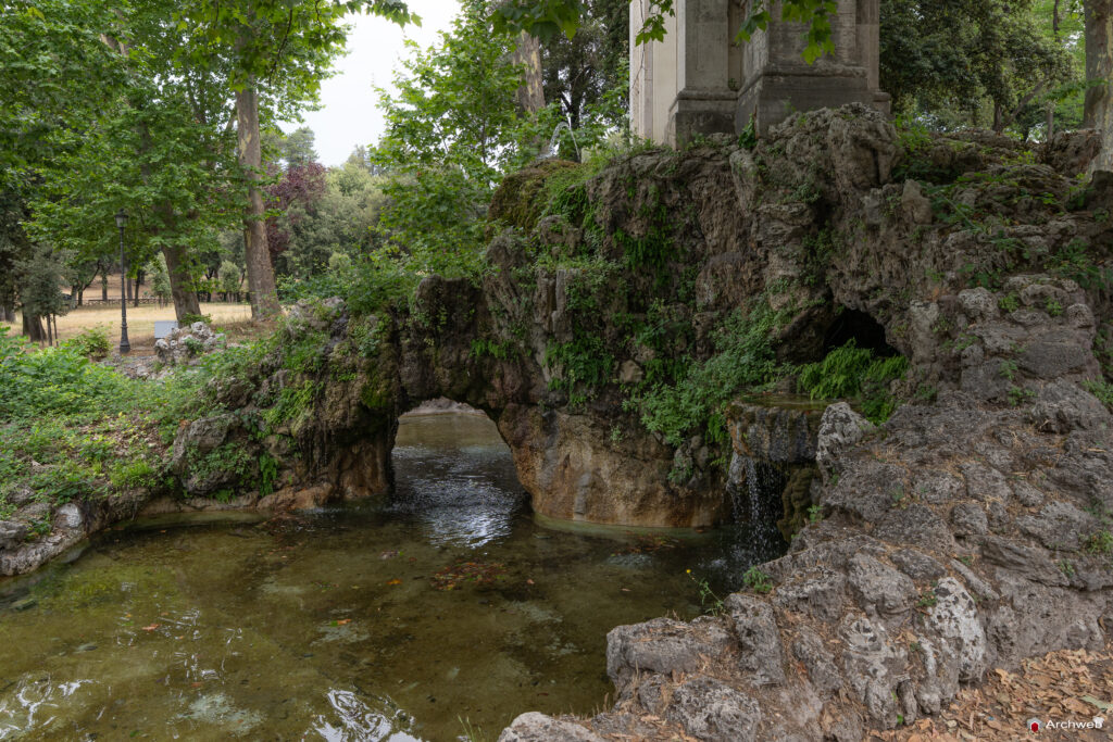 Fontana di Esculapio. Foto © Archweb.com