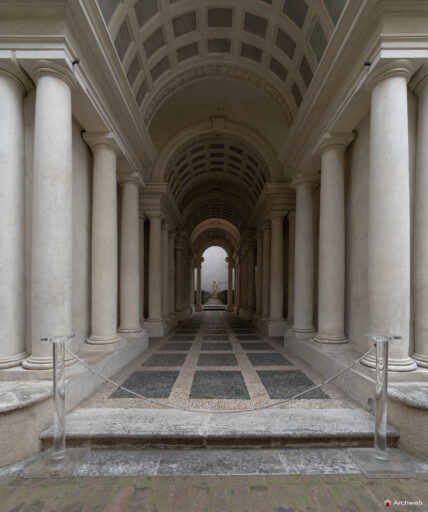 Galleria prospettica del Borromini a Palazzo Spada. Fotografie © Archweb.com