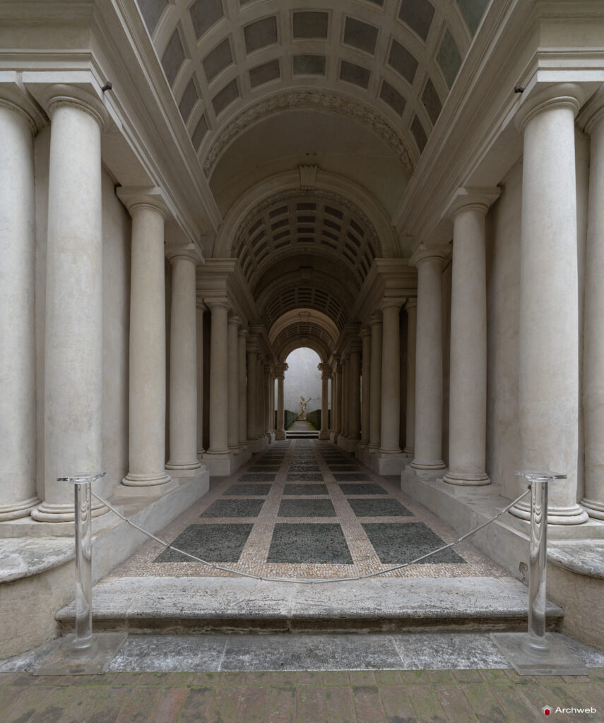 Galleria prospettica del Borromini a Palazzo Spada. Fotografie © Archweb.com