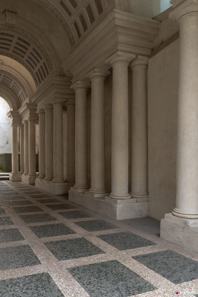 Galleria prospettica del Borromini a Palazzo Spada. Fotografie © Archweb.com