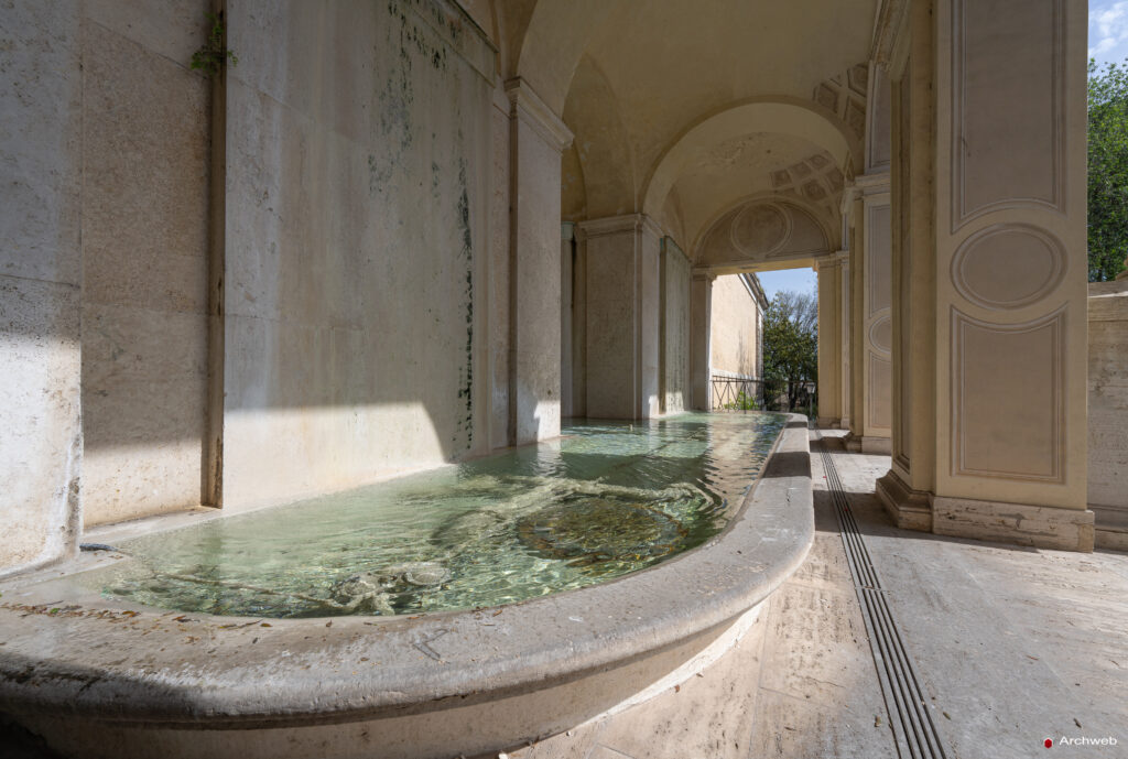 Loggia del Valadier e fontana ninfeo sotto al Pincio. Fotografie © Archweb.com