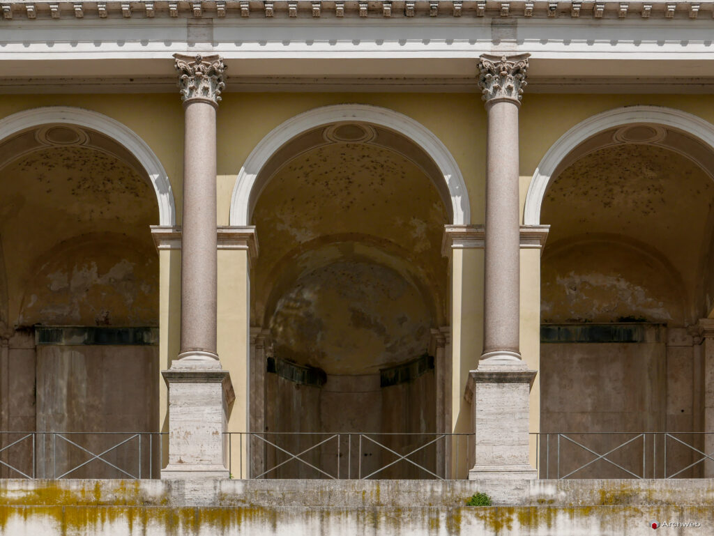 Loggia Valadier e fontana ninfeo sotto al Pincio. Fotografie © Archweb.com