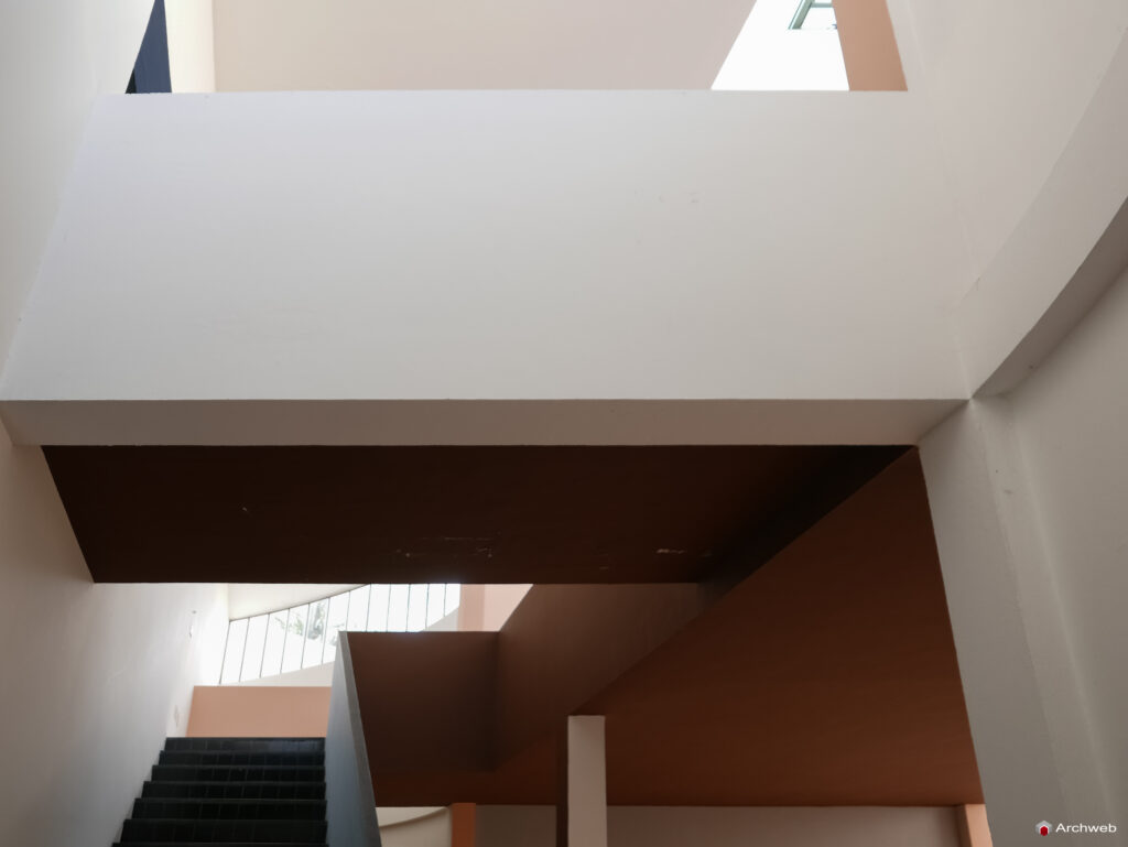Padiglione Esprit Nouveau a Bologna. Fotografie interni © Archweb.com