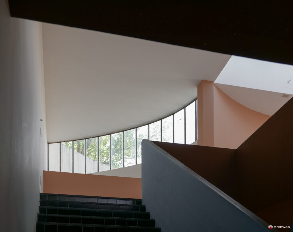 Padiglione Esprit Nouveau a Bologna. Fotografie interni © Archweb.com