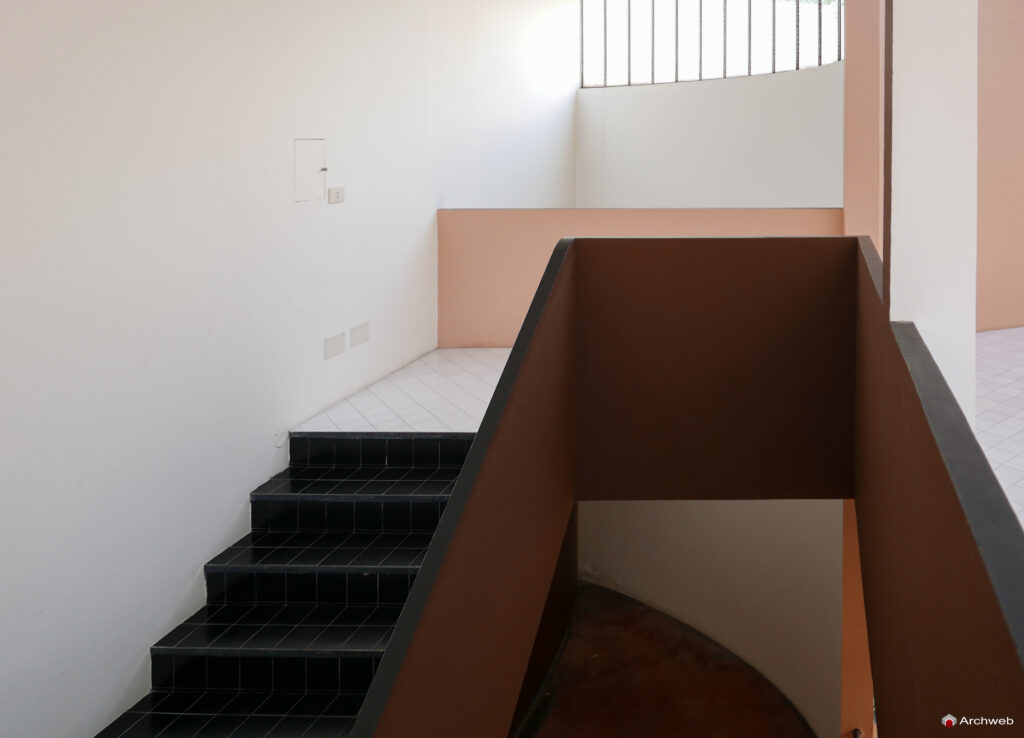 Padiglione Esprit Nouveau a Bologna. Fotografie interni © Archweb.com