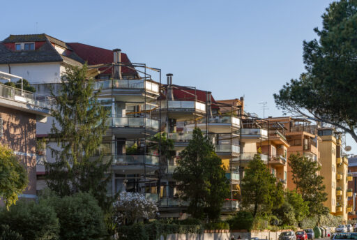 Palazzine in Via Gomenizza di Venturino Ventura. Fotografie © Archweb.com