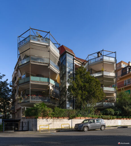 Palazzine in Via Gomenizza di Venturino Ventura. Fotografie © Archweb.com