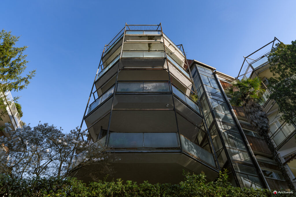 Palazzine in Via Gomenizza di Venturino Ventura. Fotografie © Archweb.com