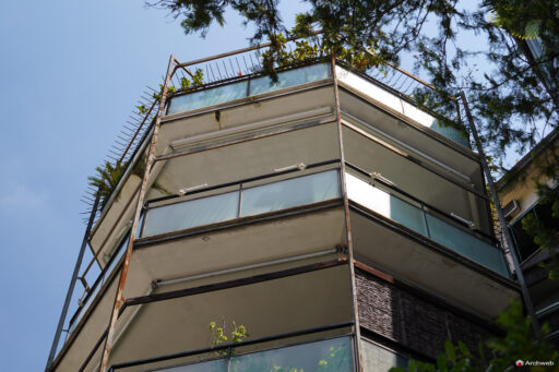 Palazzine in Via Gomenizza di Venturino Ventura. Fotografie © Archweb.com