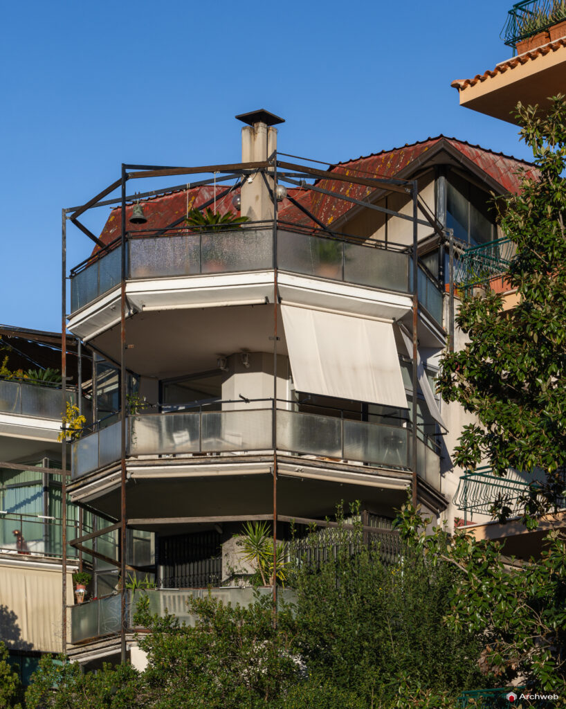 Palazzine in Via Gomenizza di Venturino Ventura. Fotografie © Archweb.com