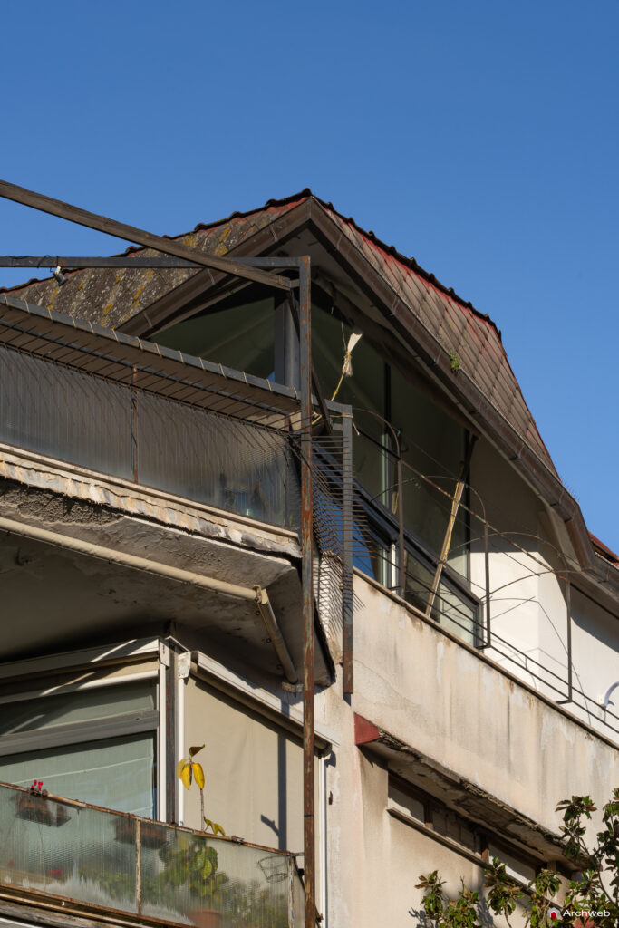 Palazzine in Via Gomenizza di Venturino Ventura. Fotografie © Archweb.com