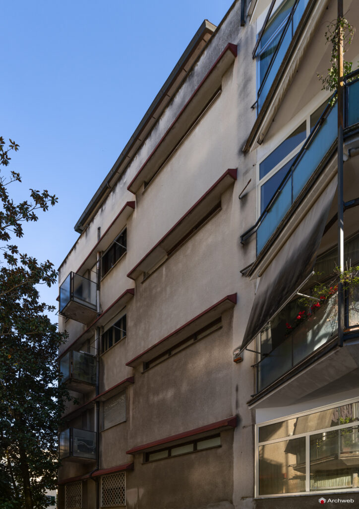 Palazzine in Via Gomenizza di Venturino Ventura. Fotografie © Archweb.com