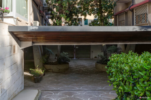 Palazzine in Via Gomenizza di Venturino Ventura. Fotografie © Archweb.com