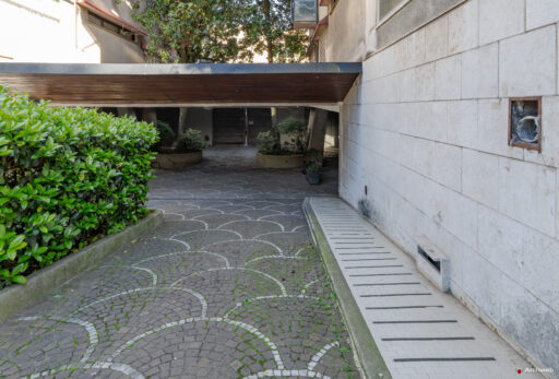 Palazzine in Via Gomenizza di Venturino Ventura. Fotografie © Archweb.com