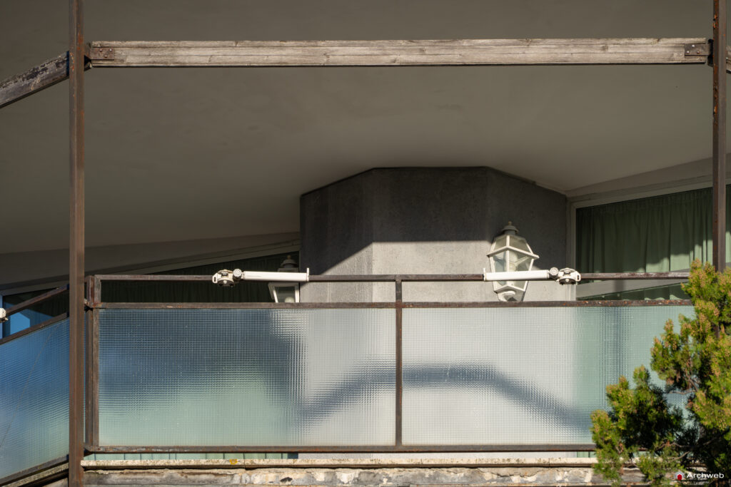 Palazzine in Via Gomenizza di Venturino Ventura. Fotografie © Archweb.com