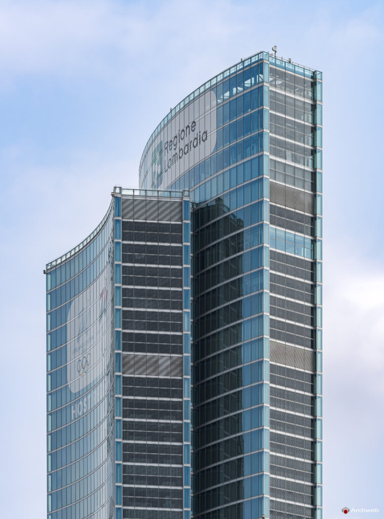 Palazzo Lombardia a Milano. Fotografie © Archweb.com