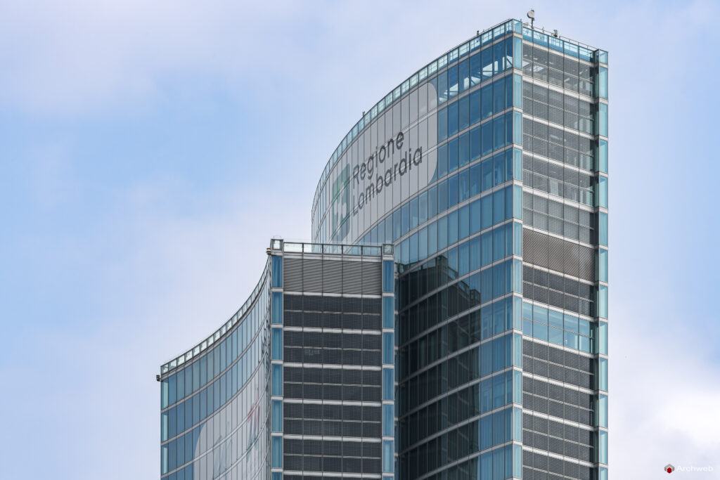 Palazzo Lombardia a Milano. Fotografie © Archweb.com