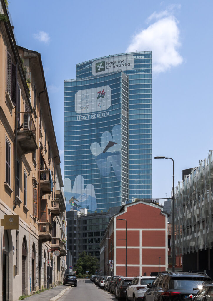 Palazzo Lombardia a Milano. Fotografie © Archweb.com