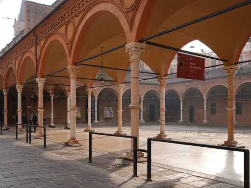Portico dei Servi - Foto © M.S. Archweb.com