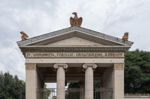 Propilei Greci a Villa Borghese. Fotografie © Archweb.com