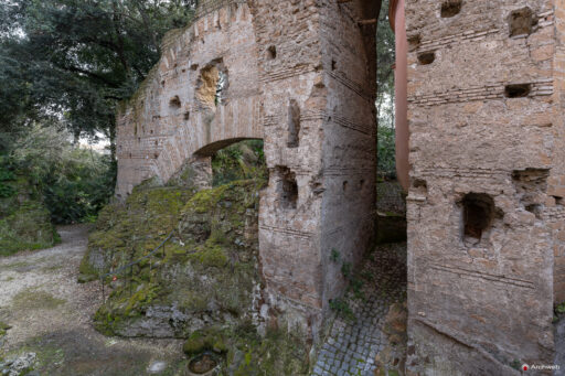 Torre Moresca di Villa Torlonia a Roma. Fotografie © Archweb.com