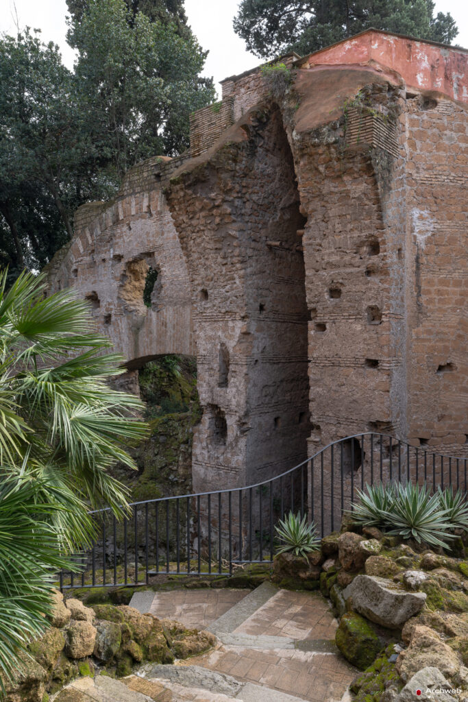 Torre Moresca di Villa Torlonia a Roma. Fotografie © Archweb.com
