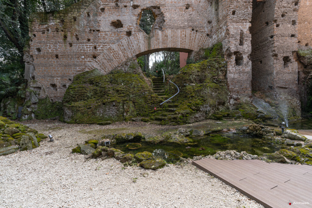 Torre Moresca di Villa Torlonia a Roma. Fotografie © Archweb.com