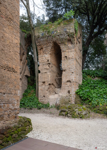 Torre Moresca di Villa Torlonia a Roma. Fotografie © Archweb.com