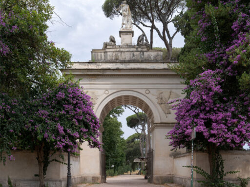 Arco Romano-Villa Borghese