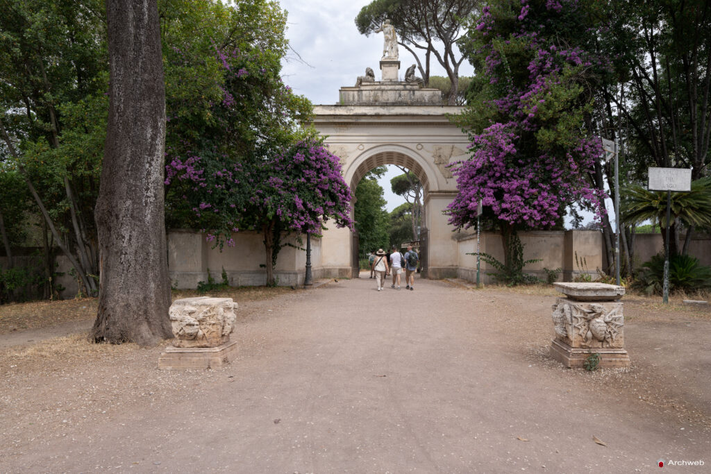 Arco romano a Villa Borghese