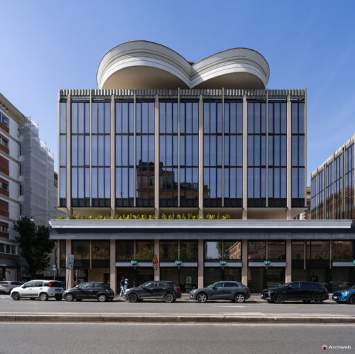 Il complesso per uffici a Piazzale Flaminio. Progetto di Luigi Moretti. Fotografie © Archweb.com