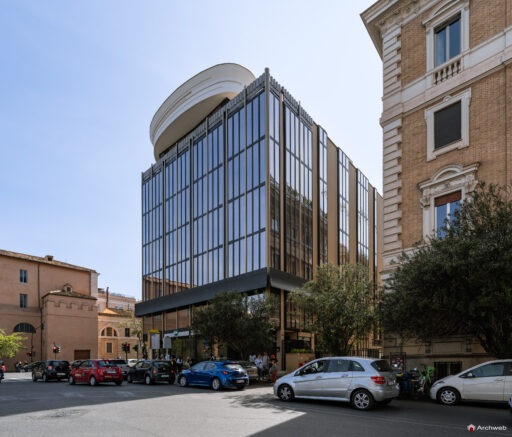 Il complesso per uffici a Piazzale Flaminio. Progetto di Luigi Moretti. Fotografie © Archweb.com