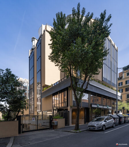 Il complesso per uffici a Piazzale Flaminio. Progetto di Luigi Moretti. Fotografie © Archweb.com