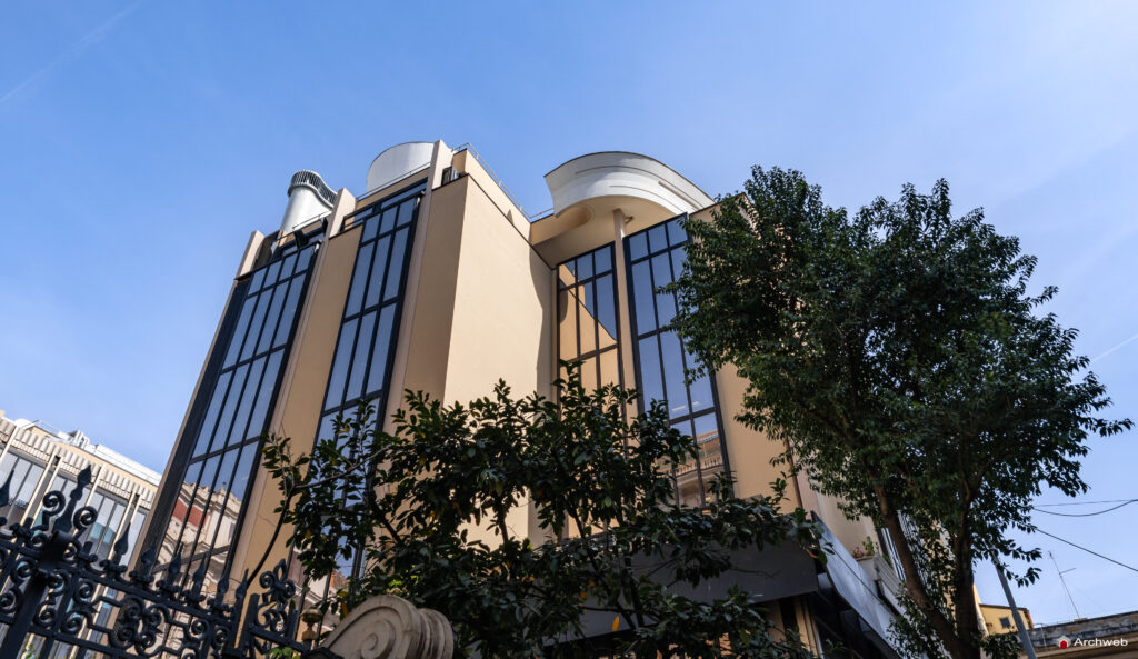 Il complesso per uffici a Piazzale Flaminio. Progetto di Luigi Moretti. Fotografie © Archweb.com