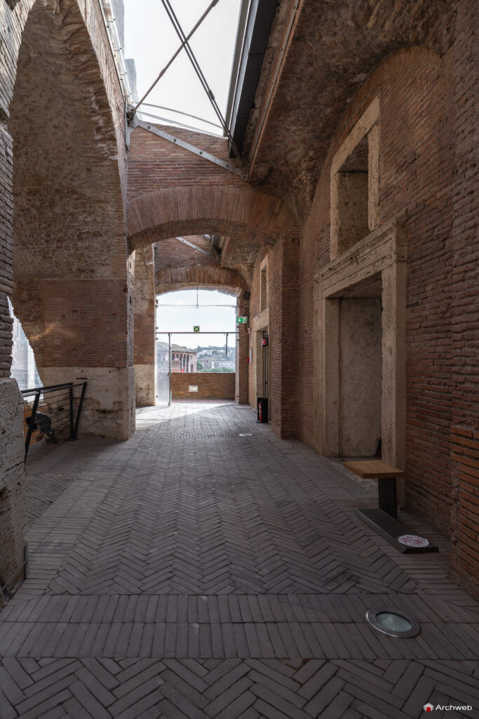 Mercati di Traiano a Roma. Interni. Fotografie © Archweb.com