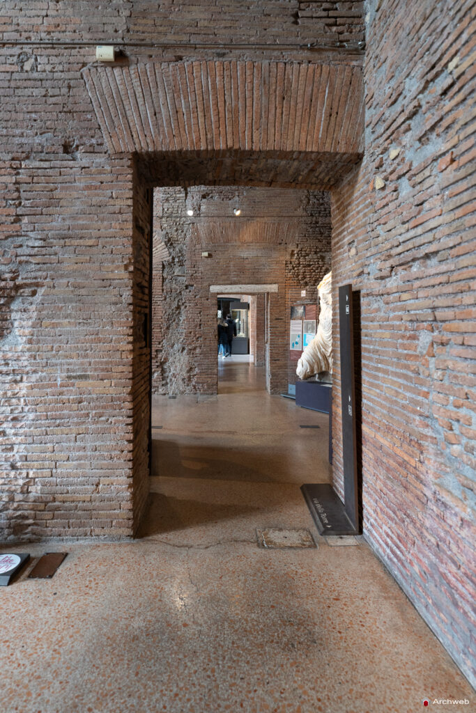Mercati di Traiano a Roma. Interni. Fotografie © Archweb.com