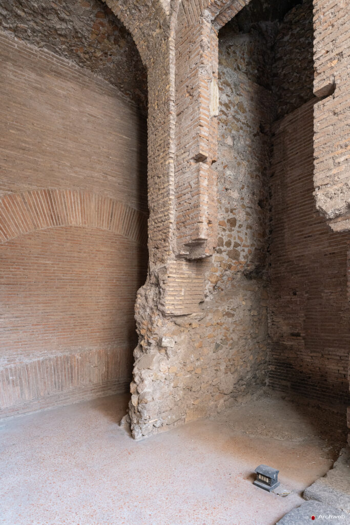 Mercati di Traiano a Roma. Interni. Fotografie © Archweb.com