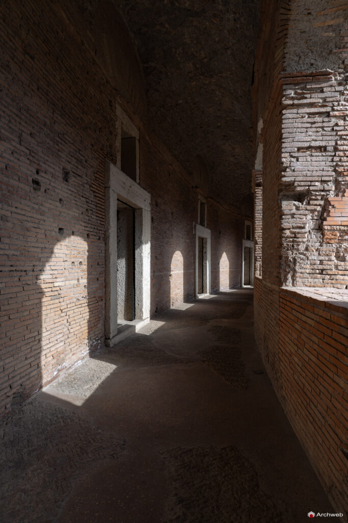 Mercati di Traiano a Roma. Interni. Fotografie © Archweb.com