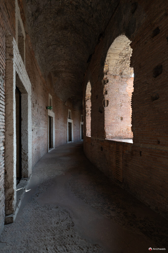 Mercati di Traiano a Roma. Interni. Fotografie © Archweb.com