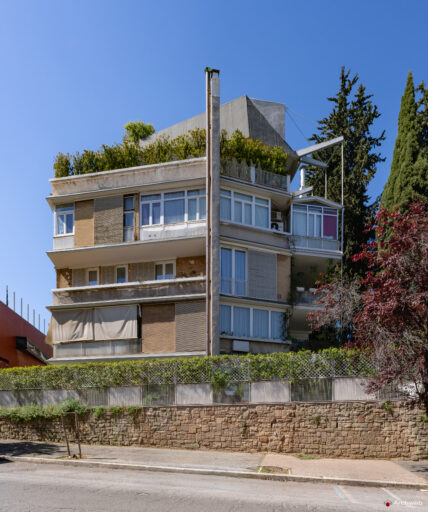 Palazzina in Via Luciani a Roma. Progetto dell'architetto Venturino Ventura. Fotografie © Archweb.com