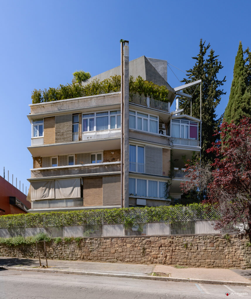 Palazzina in Via Luciani a Roma. Progetto dell'architetto Venturino Ventura. Fotografie © Archweb.com
