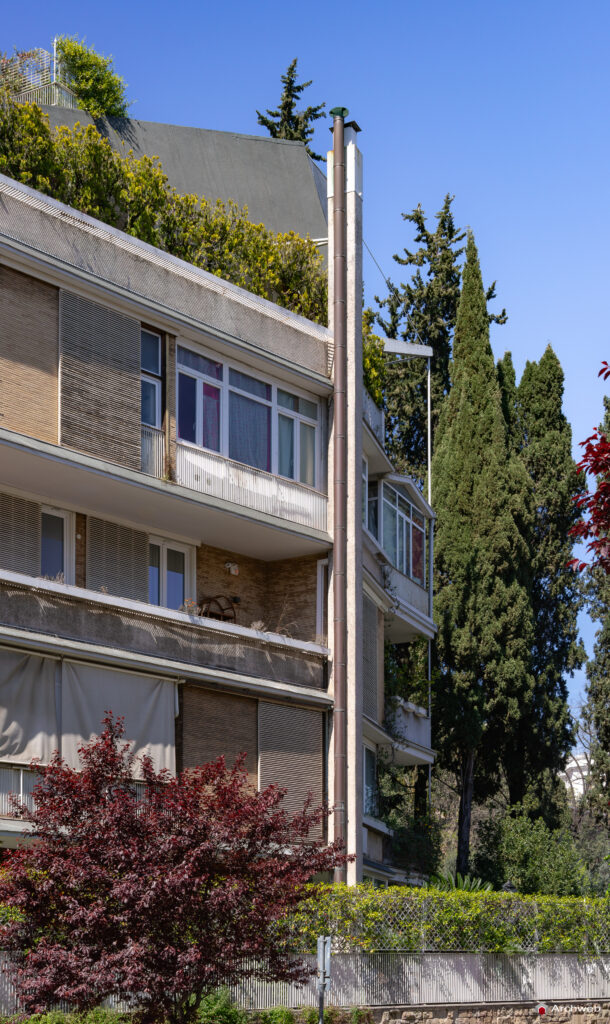 Palazzina in Via Luciani a Roma. Progetto dell'architetto Venturino Ventura. Fotografie © Archweb.com