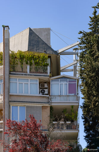 Palazzina in Via Luciani a Roma. Progetto dell'architetto Venturino Ventura. Fotografie © Archweb.com